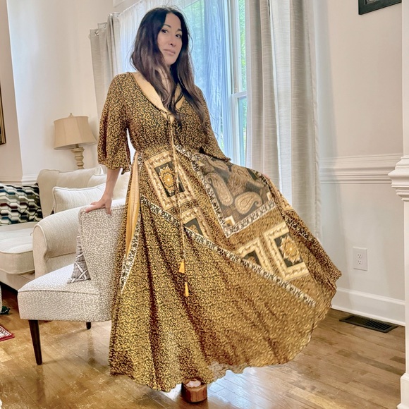 35 Beautiful Silk Blend One of a Kind Print Maxi Flowy Dress - Picture 1 of 4